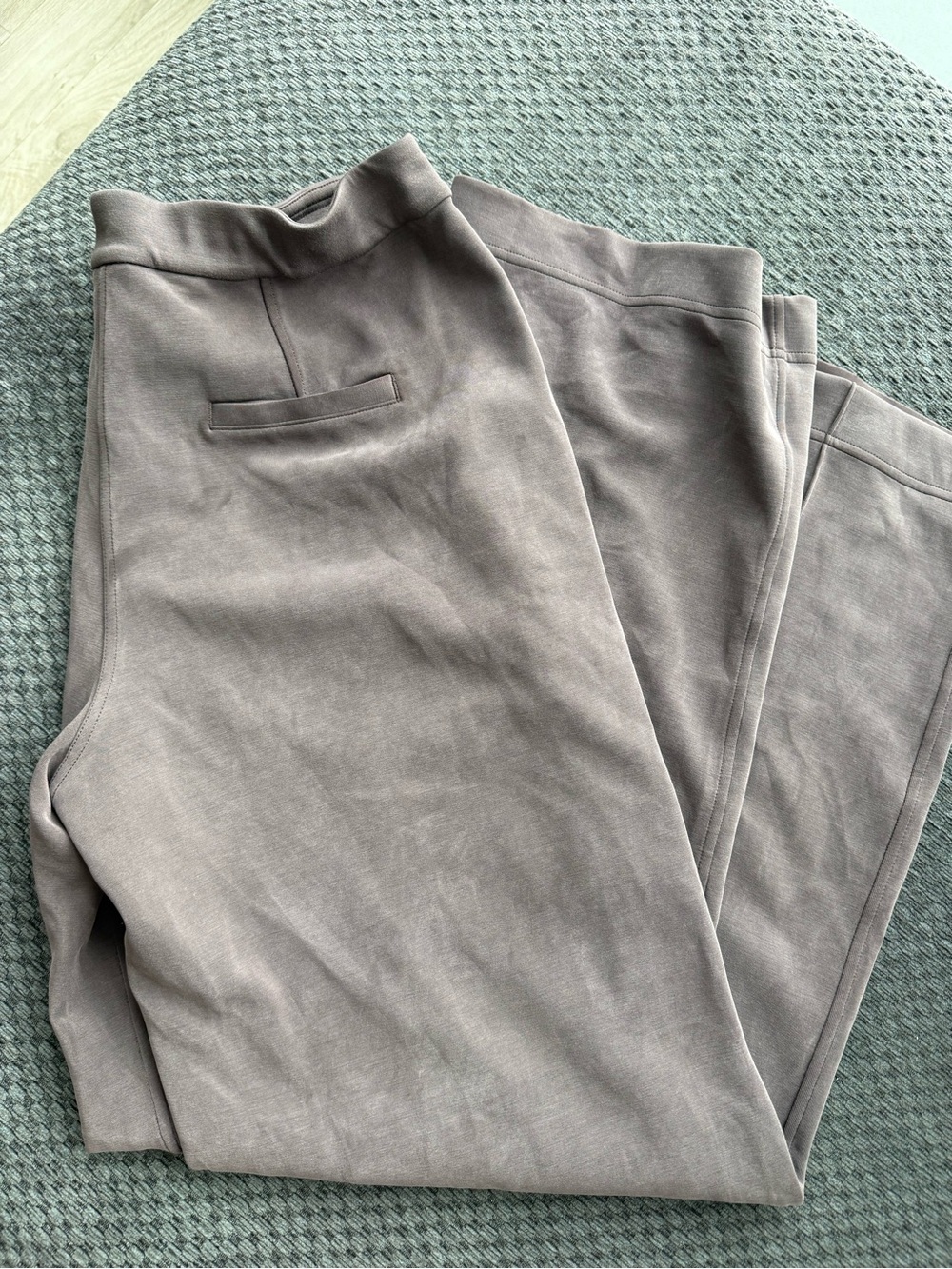 Lululemon Softstreme Inner Drawstring Pants - Picture 3 of 4